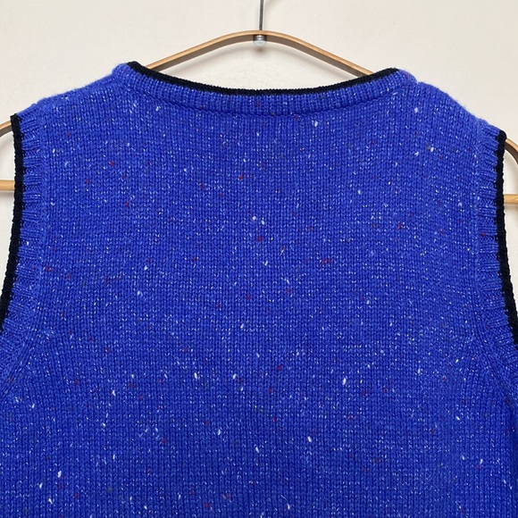Embroidered Sweater Vest Women SZ M Blue Jays Birds Snowflakes Sparkle - Picture 10 of 15